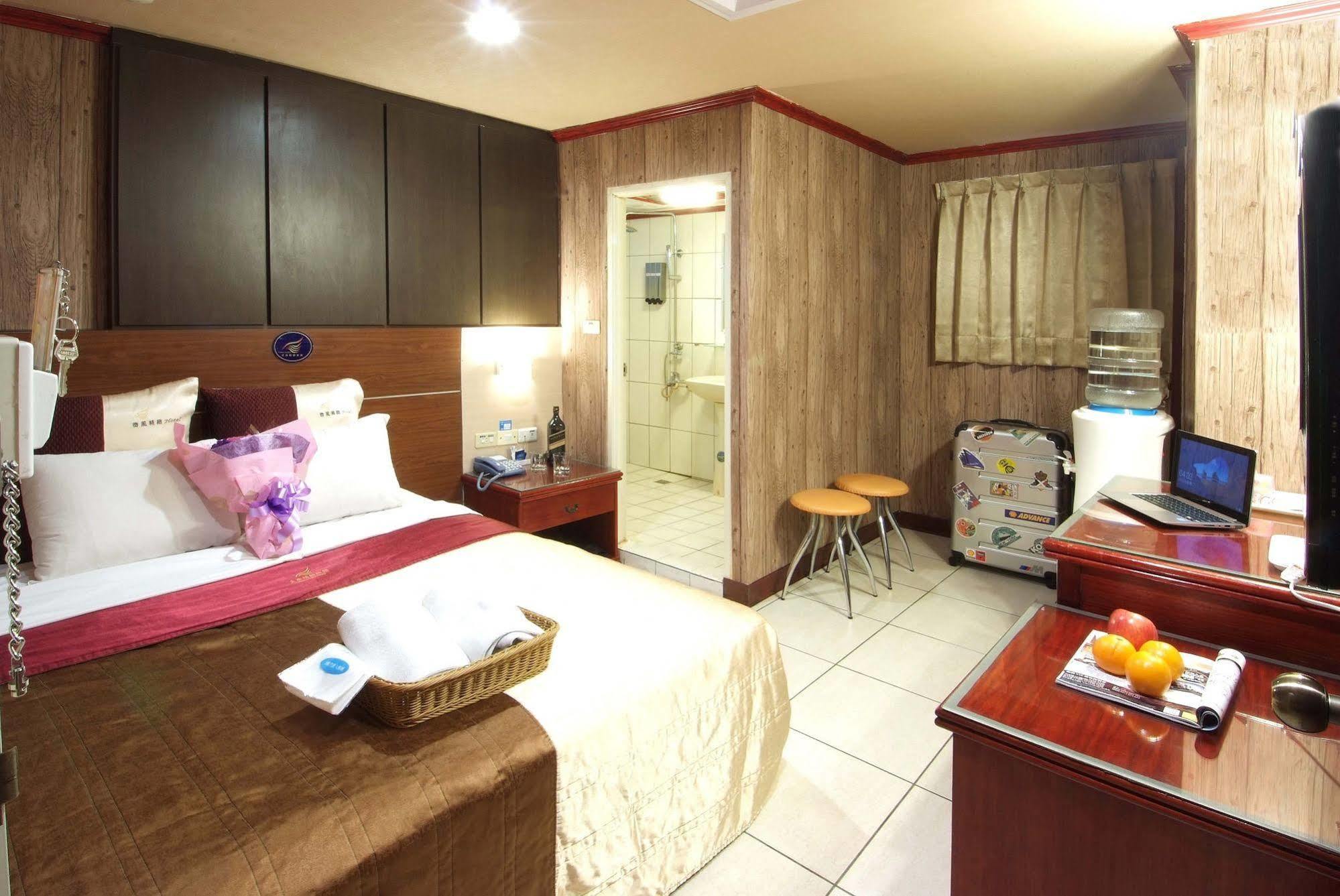 Golden Swallow Hotel Hsinchu Extérieur photo
