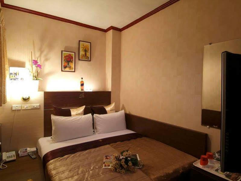 Golden Swallow Hotel Hsinchu Extérieur photo