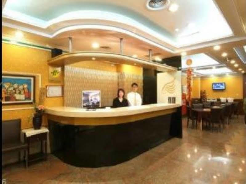 Golden Swallow Hotel Hsinchu Extérieur photo