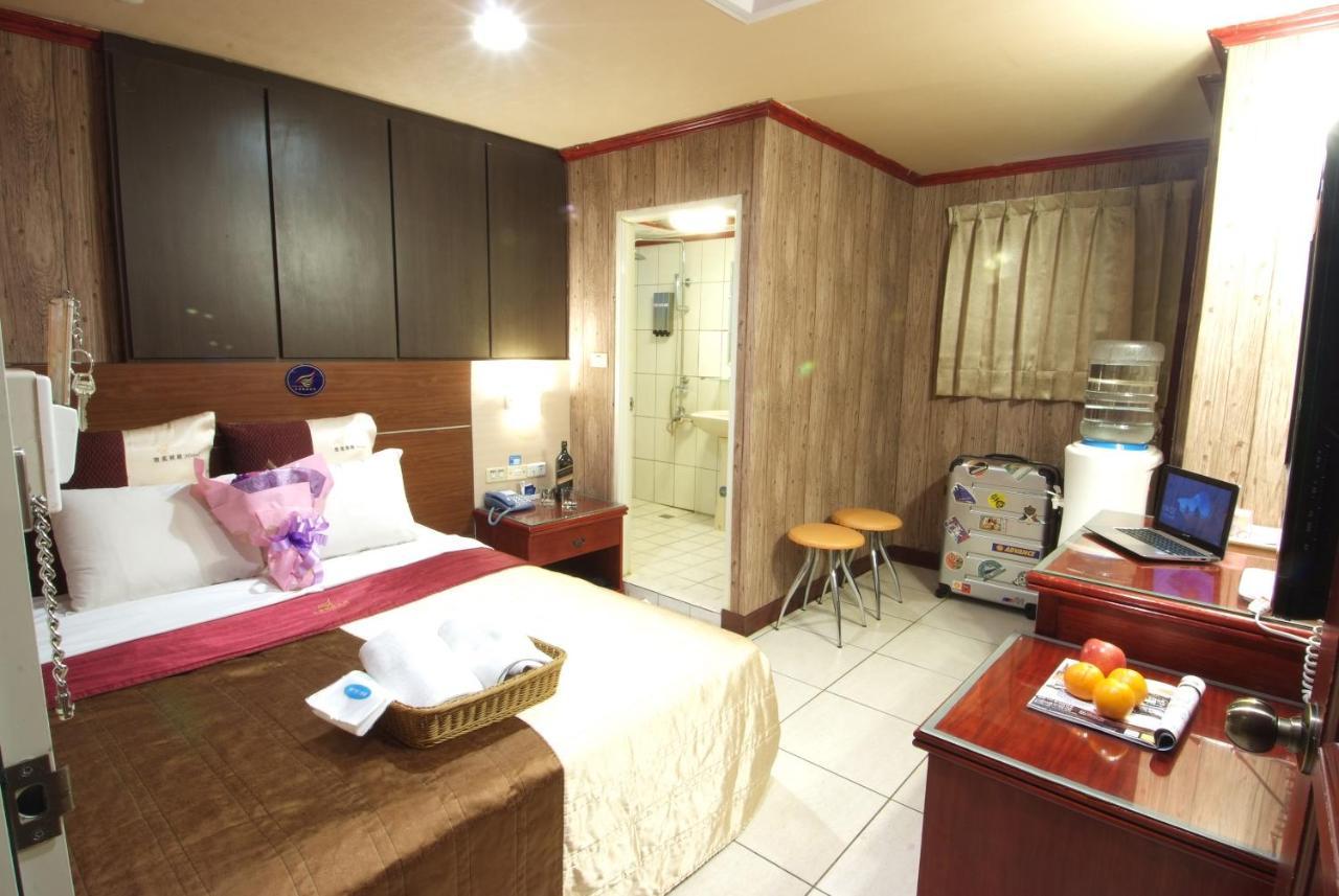 Golden Swallow Hotel Hsinchu Extérieur photo