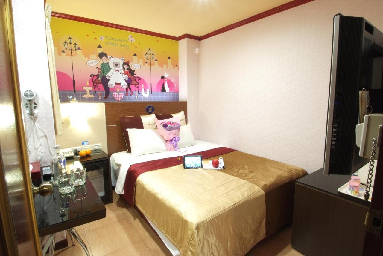 Golden Swallow Hotel Hsinchu Extérieur photo